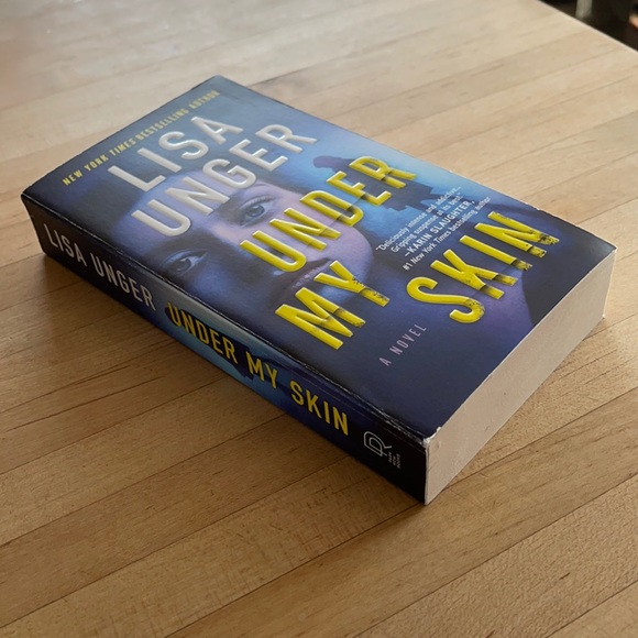 Under my Skin by Lisa Under - Paperback Book - Picture 3 of 3